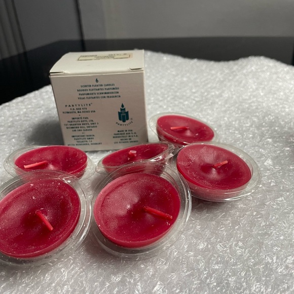 Partylite Floating Candles "Floaters" Cranberry Scent - Picture 2 of 4